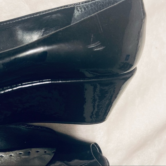 BCBG Peep Toe Wedge black Patent Leather size 7 - Picture 13 of 16